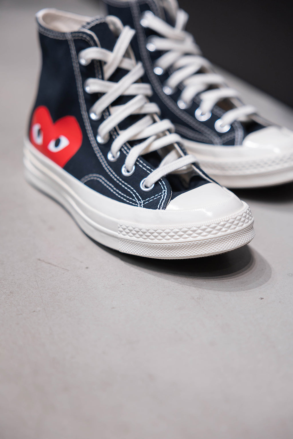 CHUCK 70 CDG HI BLACK/RED/EGRET