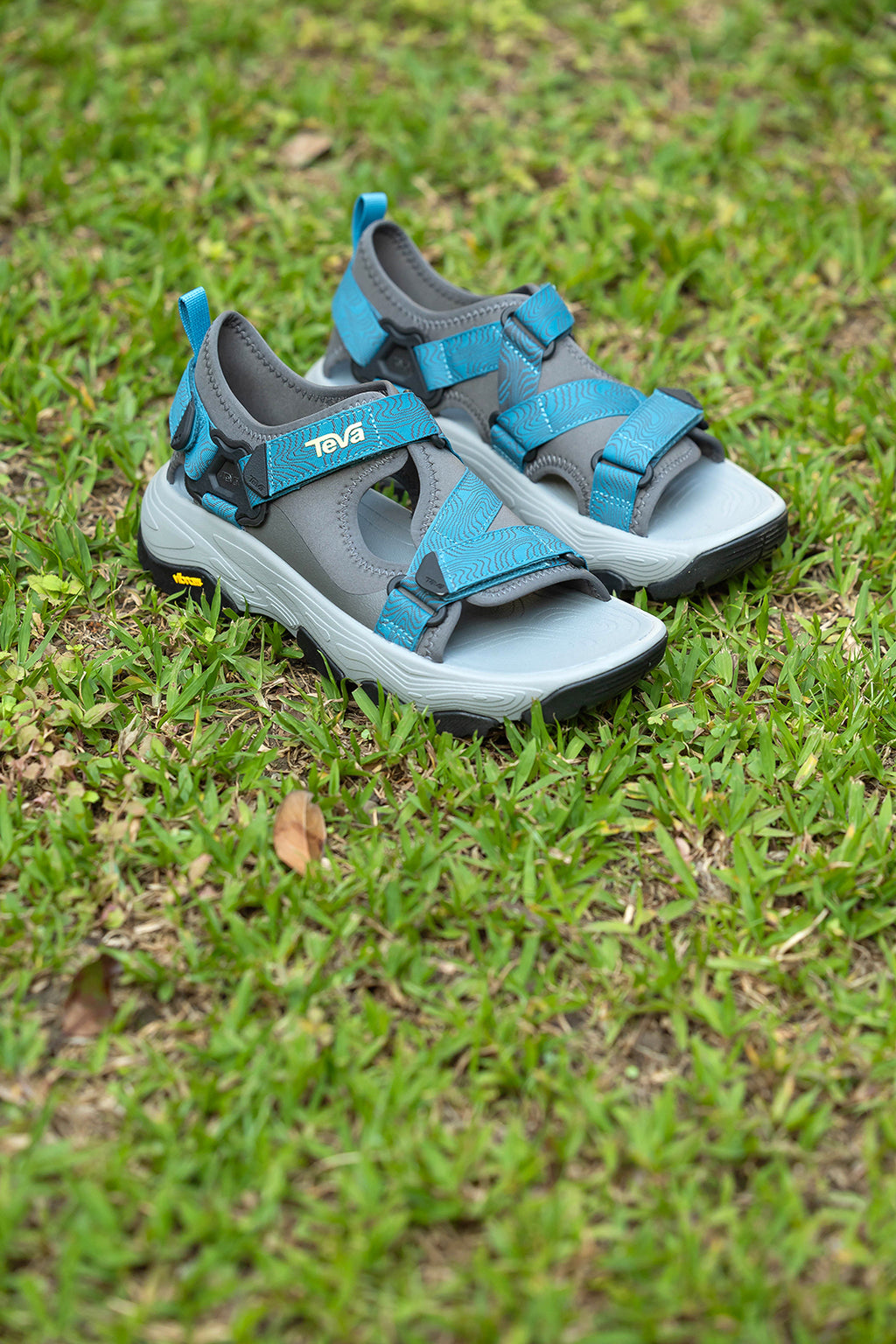 2501 M GRANDVIEW MAX SANDAL DARK GULL GREY/ LARKSP