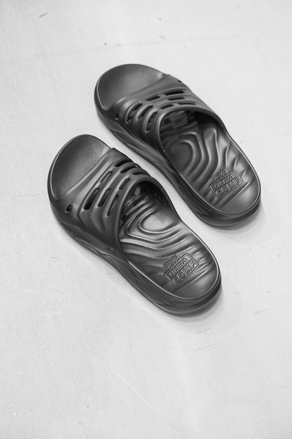 2501 U APRETRAIL SLIDE BLACK