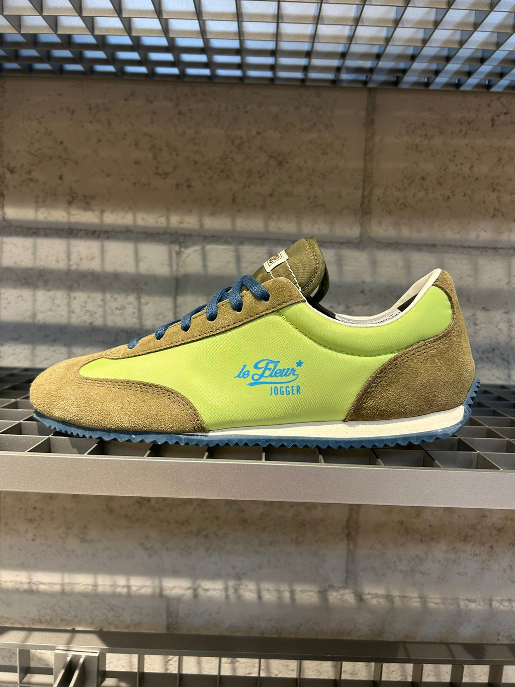 JOGGER OX GREEN GLOW/NUTRIA